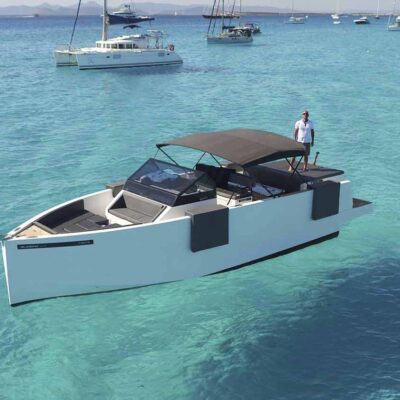 yate blanco fondeo