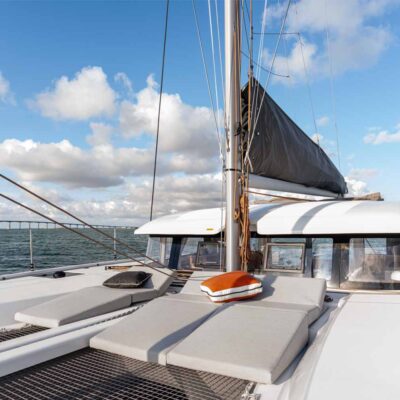 cubierta catamaran solarium