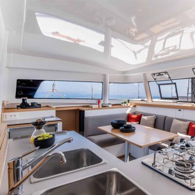 salon catamaran