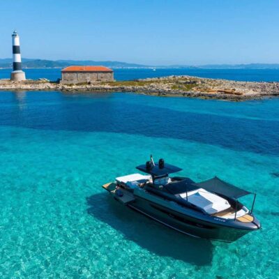 yate plata toldo bimini