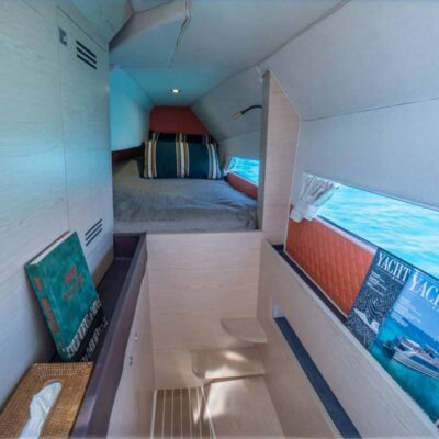 catamaran dorado cabina