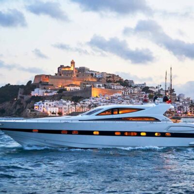 yate fondeo ibiza puesta sol