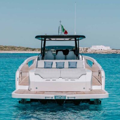 plataforma bano yate blanco fondeo