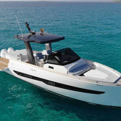 yate blanco fondeo