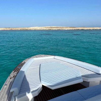 yate blanco solarium proa