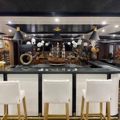 barra bar taburetes interior yate