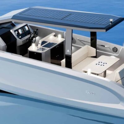 yate blanco fondeo babor