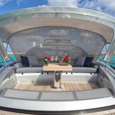 yate terraza exterior mesa sofa