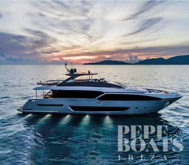 yate grande blanco fondeo logo pepeboats ibiza