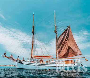 goleta antigua fondeo logo pepeboats ibiza