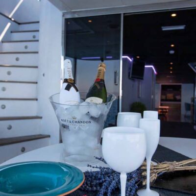mesa copas terraza yate