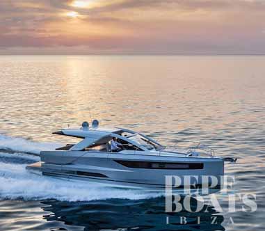 yate blanco navega atardecer logo pepeboats ibiza