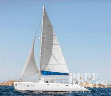 catamaran vela navega logo pepeboats ibiza