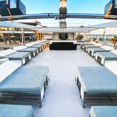 terraza grande tumbonas barco