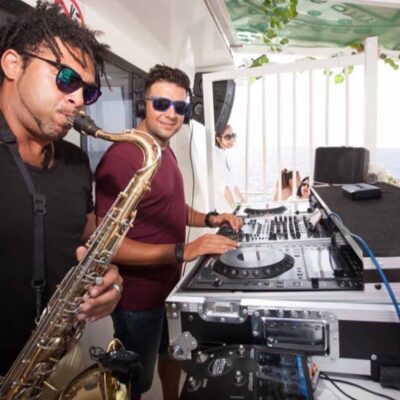 musica directo hombre saxo dj