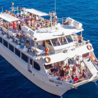 catamaran blanco grande
