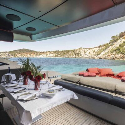 comedor salon exterior popa yate grande